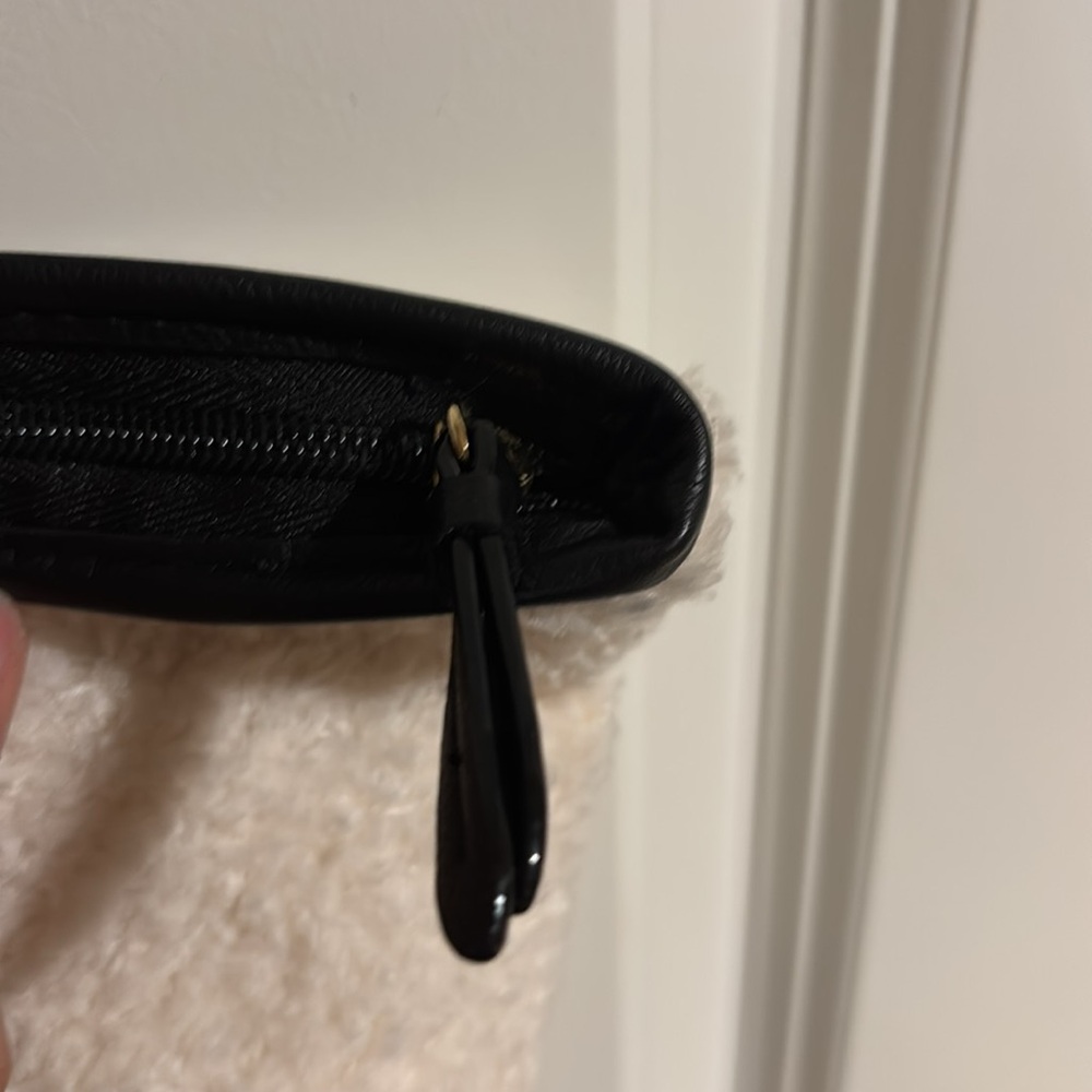 NWOT White fluffy victoria’s secret tote bag - Picture 3 of 3